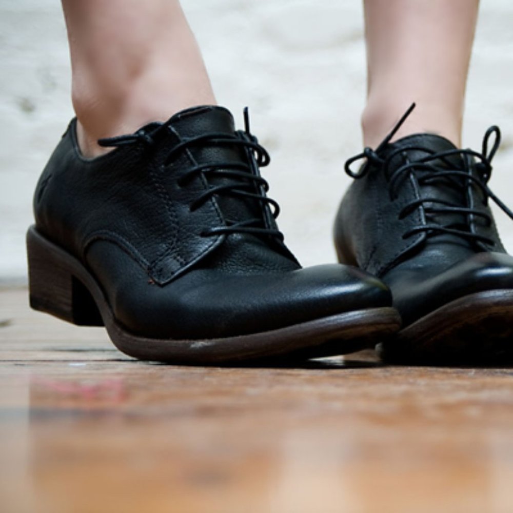 $349 Frye Carson Classic Oxford Academia Black Leather Lace Up Heeled Ankle Boot - Picture 6 of 16